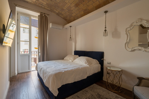 404 - King Deluxe Room