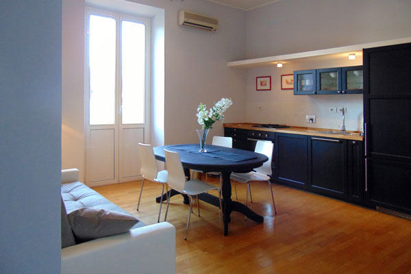 Appartamento via della Piramide Cestia 